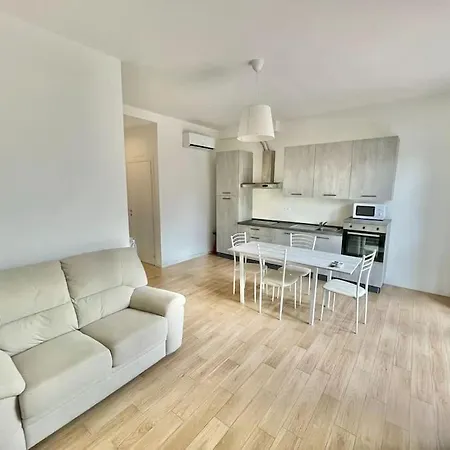 Pretty Apartment *